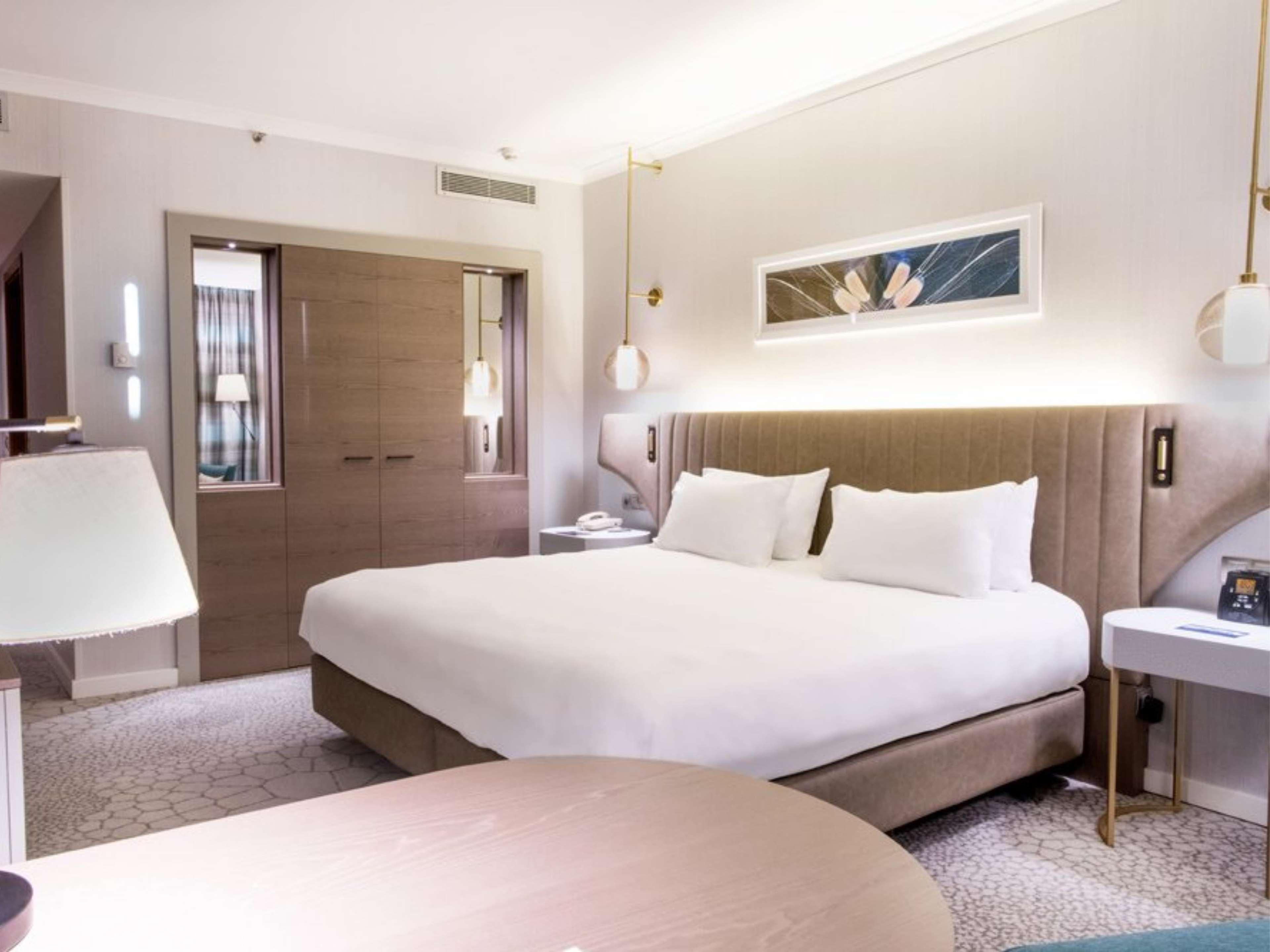 Hilton Diagonal Mar Barcelona Hotel Exterior photo