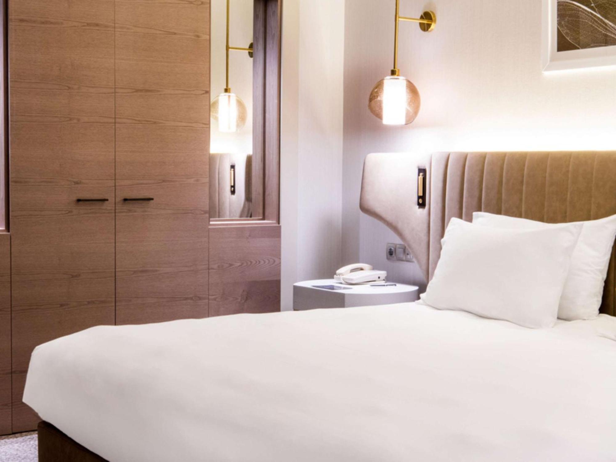 Hilton Diagonal Mar Barcelona Hotel Exterior photo