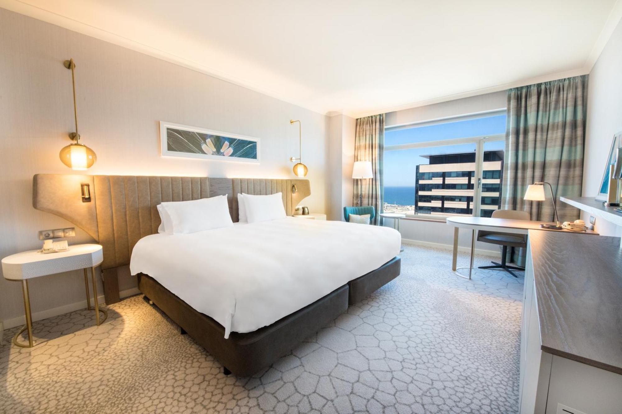 Hilton Diagonal Mar Barcelona Hotel Exterior photo
