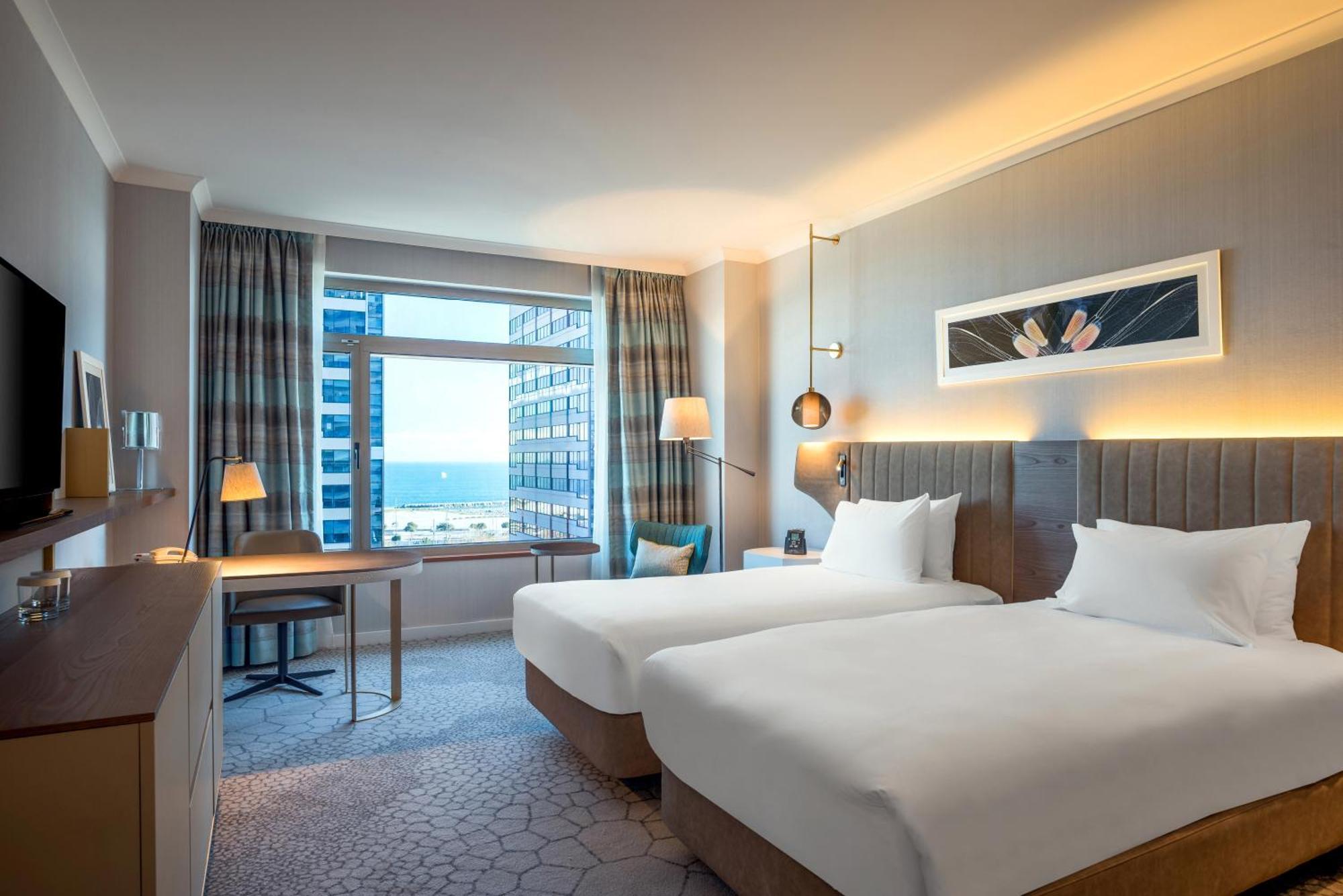 Hilton Diagonal Mar Barcelona Hotel Exterior photo