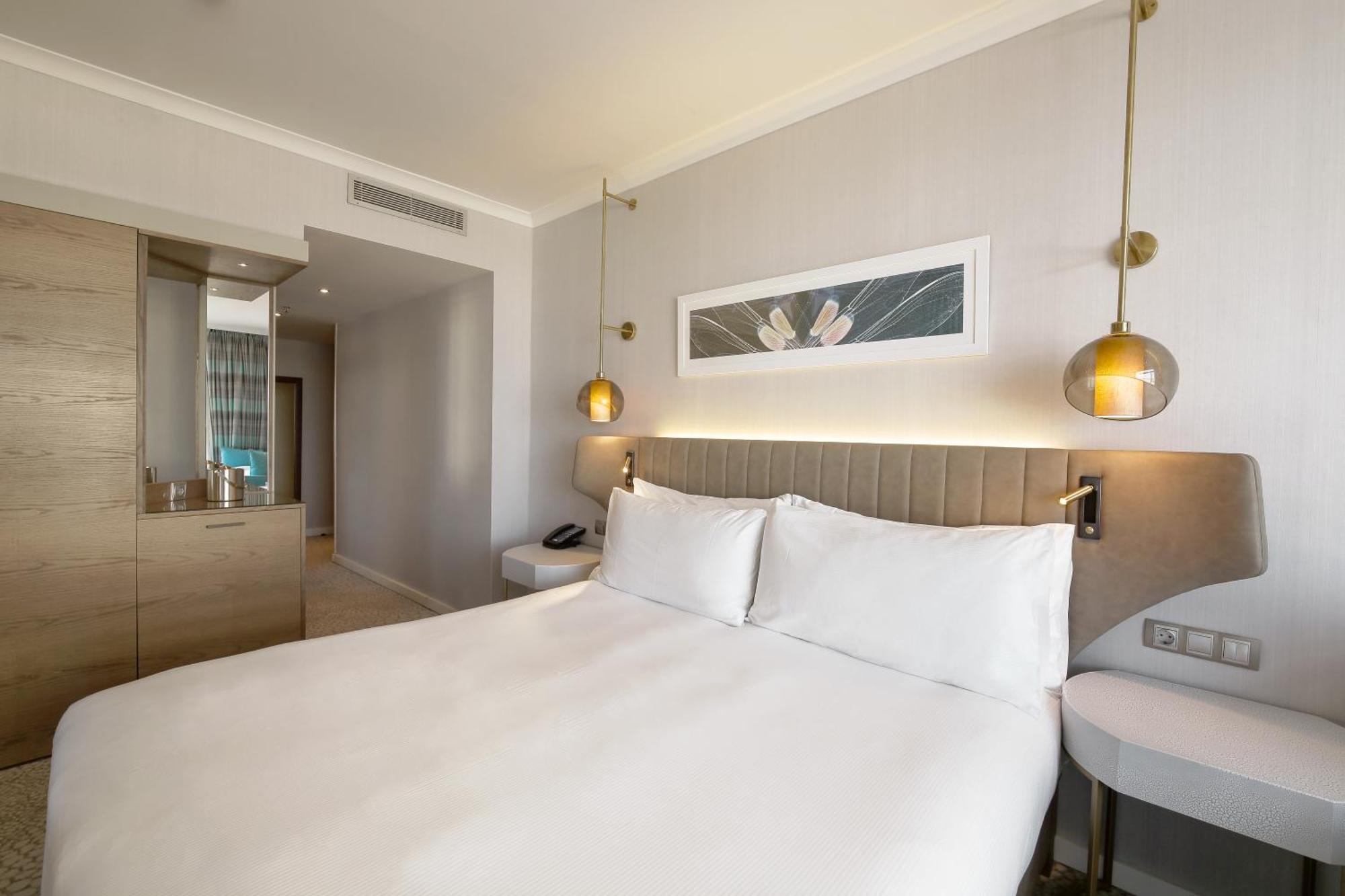 Hilton Diagonal Mar Barcelona Hotel Exterior photo