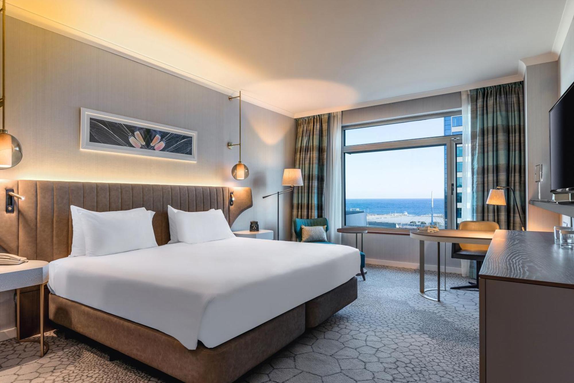 Hilton Diagonal Mar Barcelona Hotel Exterior photo
