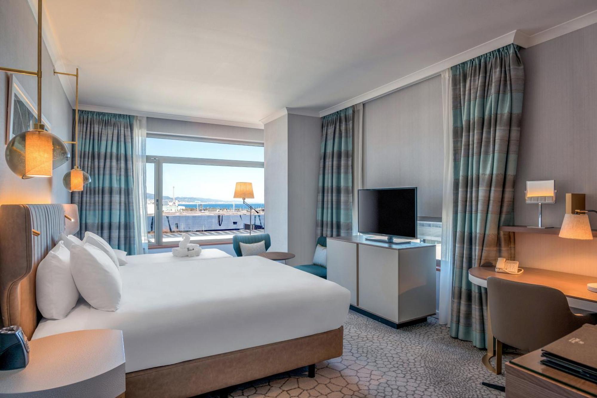 Hilton Diagonal Mar Barcelona Hotel Exterior photo